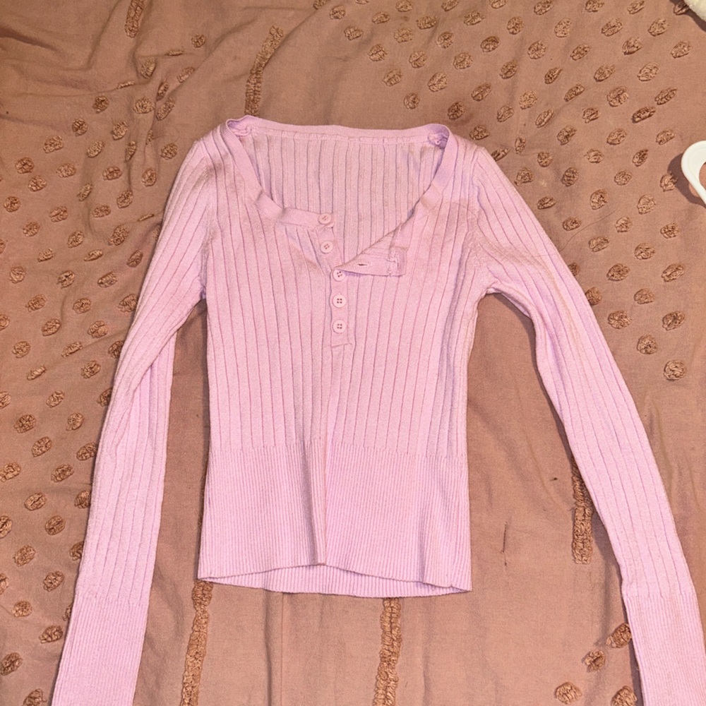 Knit pink button up top like Frankie’s bikinis